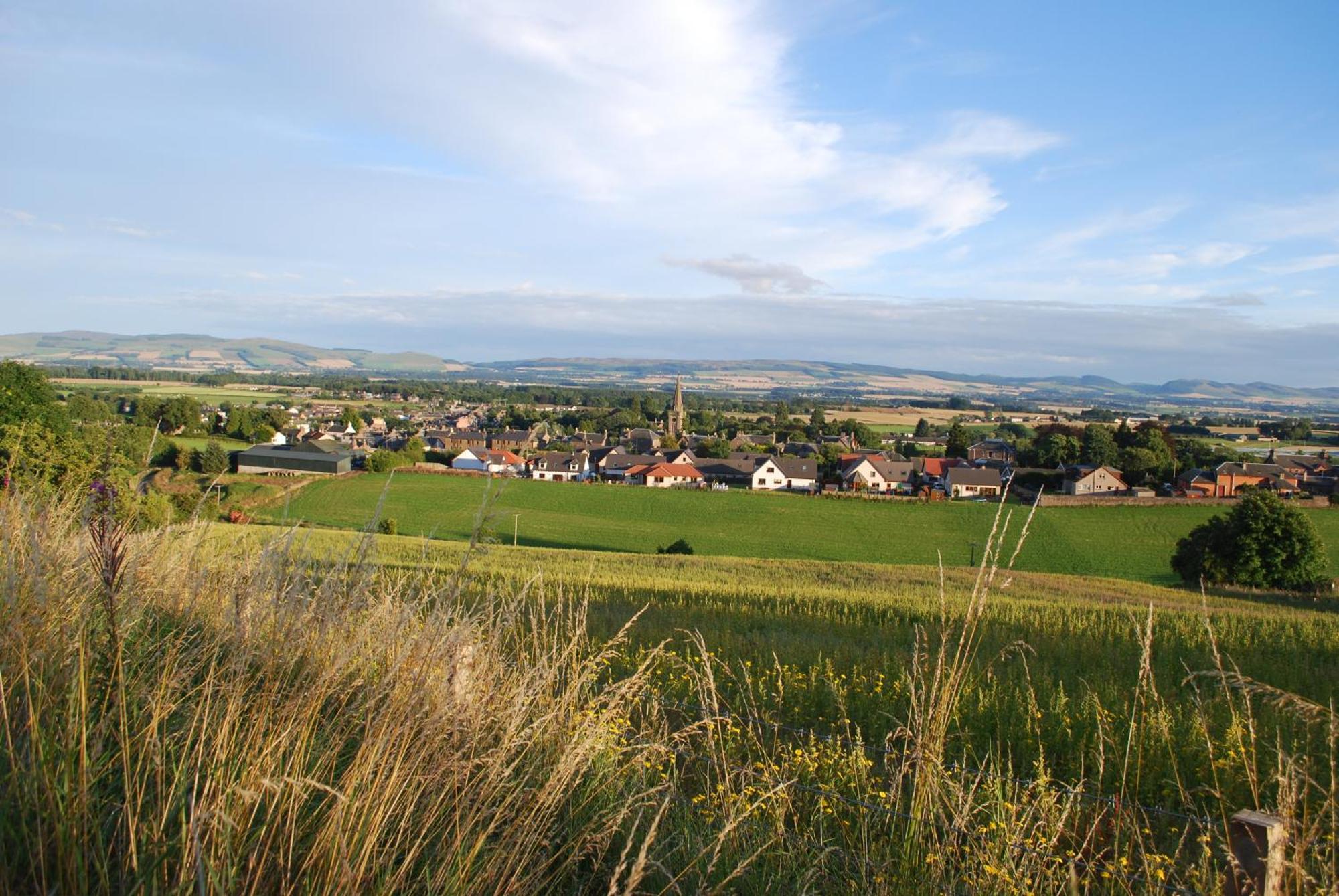 Lands Of Loyal Hotel Alyth Екстериор снимка